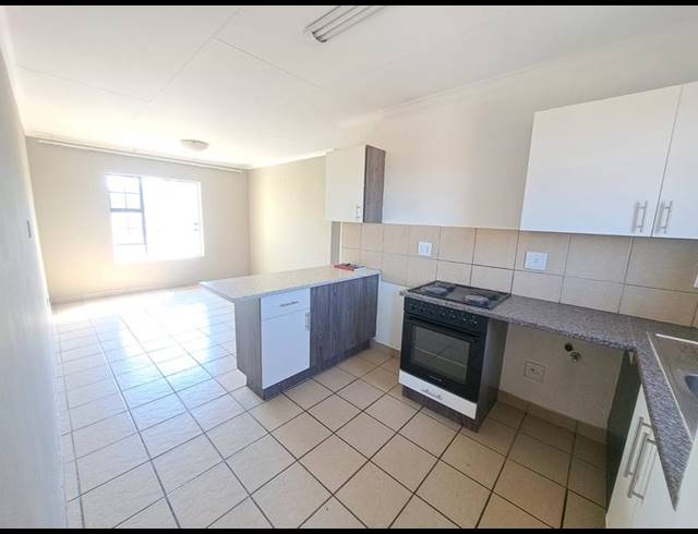 2 BEDROOM PROPERTY TO RENT IN ROOIHUISKRAAL NORTH